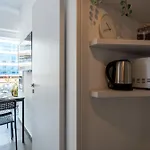 Apartamento Modern Bursting With Style In *