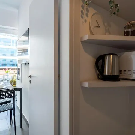 Apartment Modern Bursting With Style In