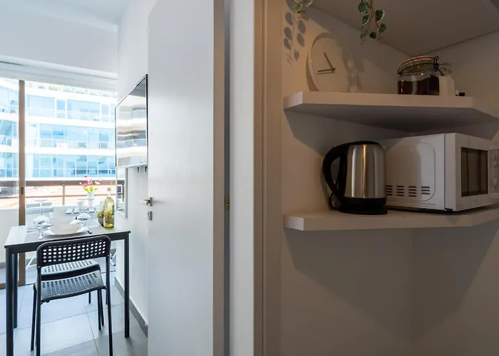 Apartament Modern Bursting With Style In *